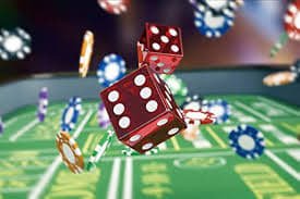 Layar dealer langsung di studio kasino kubu togel yang menampilkan meja blackjack dengan kartu yang terlihat jelas